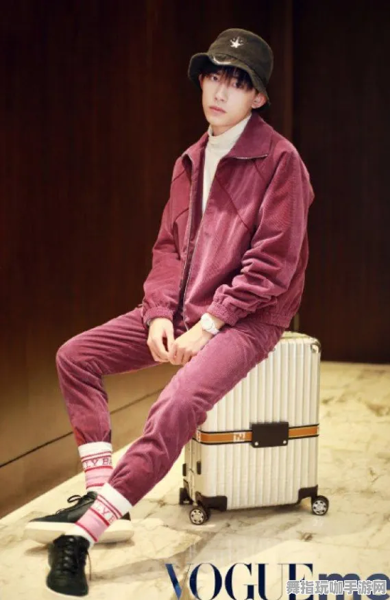 《恋与制作人》举报机制-今日热修V1.2-Vision Pro适配-文字冒险-装备搭配推荐 《恋与制作人》举报机制-今日热修V1.2-Vision Pro适配-文字冒险-装备搭配推荐