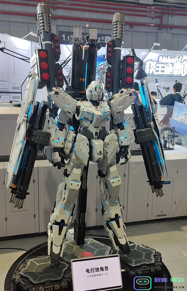当众脱翔，直接上嘴，这届BW现场太抽象了