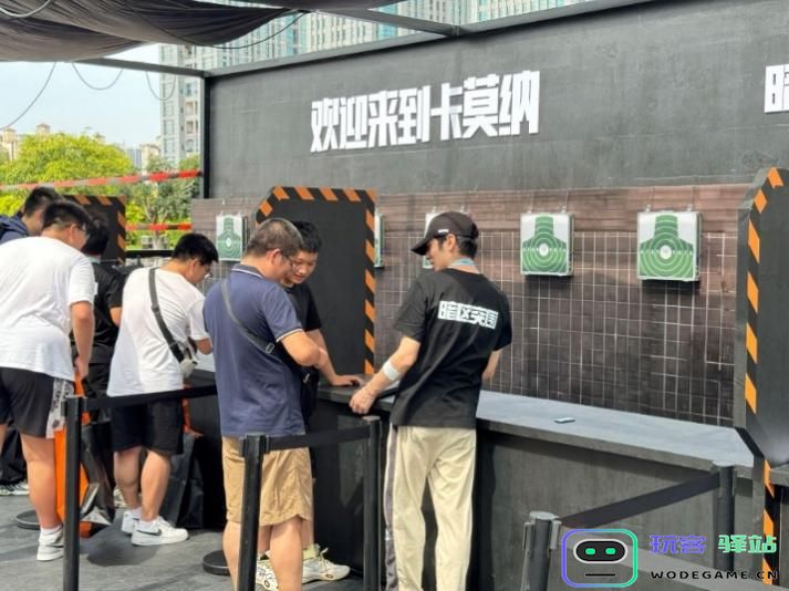 在重庆，我见到了酷暑都盖不住的《暗区突围》玩家