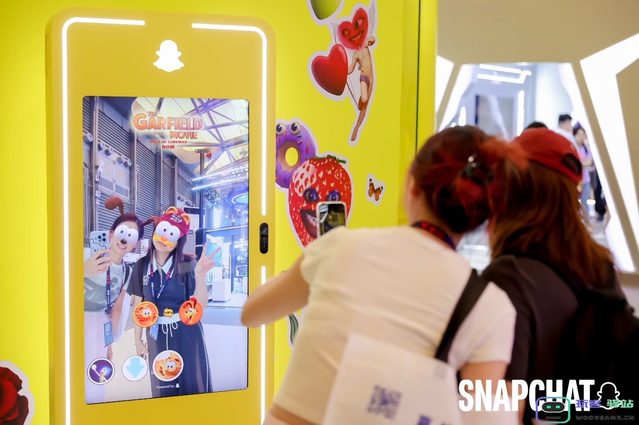 Snapchat携“巨型AR魔镜”空降ChinaJoy，成B2B展馆最热展台之一