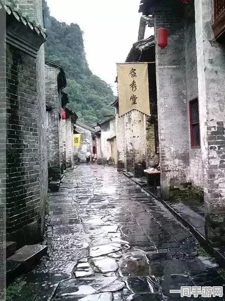 探索成都石板滩周边的川西古镇珍馐与工艺传承的秘密