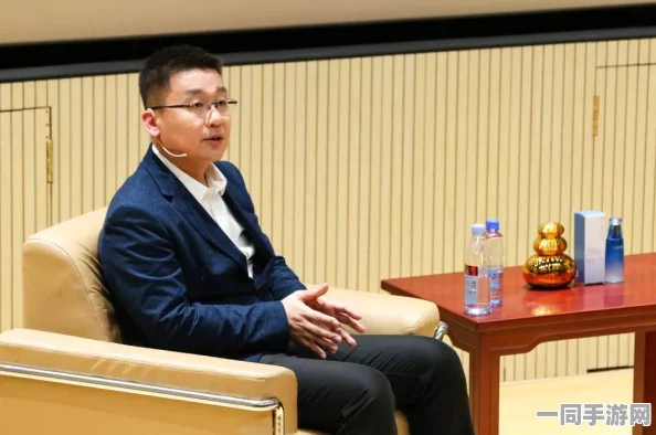 微信附近的人社交功能探索：揭开10米精准社交的效率密码与安全红线之谜，数字化交友新挑战