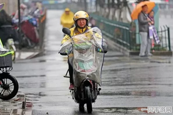 外卖女骑手的安全挑战：暴雨夜的追击和算法困局中的生存斗争