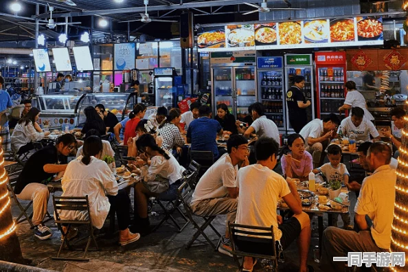 附近200快餐:深夜食堂生存实录—城市角落的200米经济带裂变观察