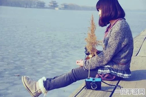 100米女人电话，城市孤独经济新形态的温情与争议