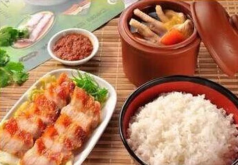 快餐480元四小时的背后，高端餐饮消费密码揭示行业潜在危机与消费心理