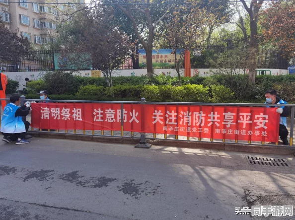 快餐店旁，夜晚外卖小哥与城市孤独灵魂之间那条看不见的连接