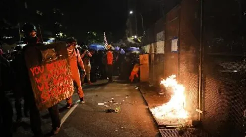《和平精英》卡牌搭配-今日更新V1.2-亚马逊Luna-放置挂机玩法解析