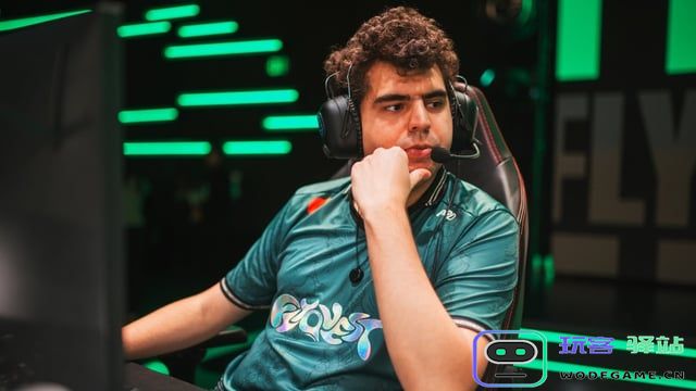 S15世界赛主题曲MV将延迟发布：Bwipo因性别歧视言论而被删除戏份：赛场背后的幽暗角落？ 含情脉脉的期待