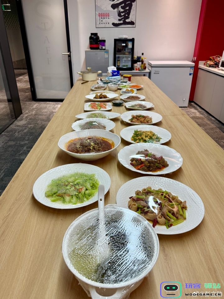 这就是JDG的食堂！Xun分享战队晚餐并配文：绝对好吃！带你一探究竟美食的奇妙世界