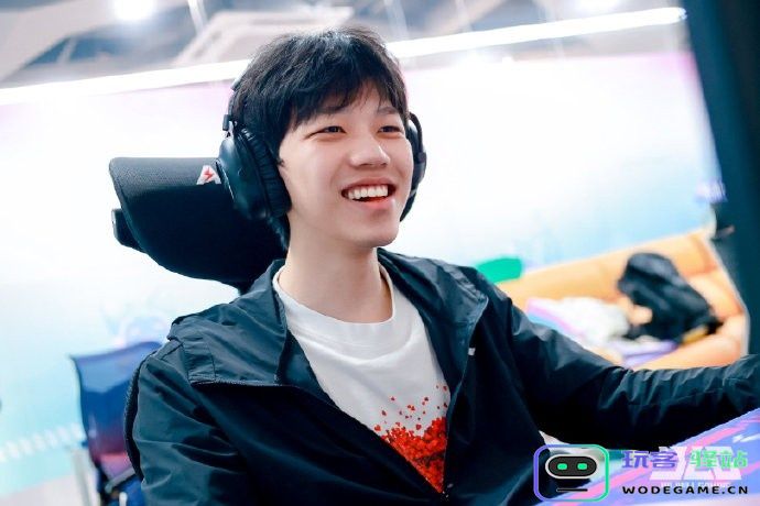 BLG分享日常训练返图：全力备战中：挑战与机遇的交织？ 不懈奋斗的风帆