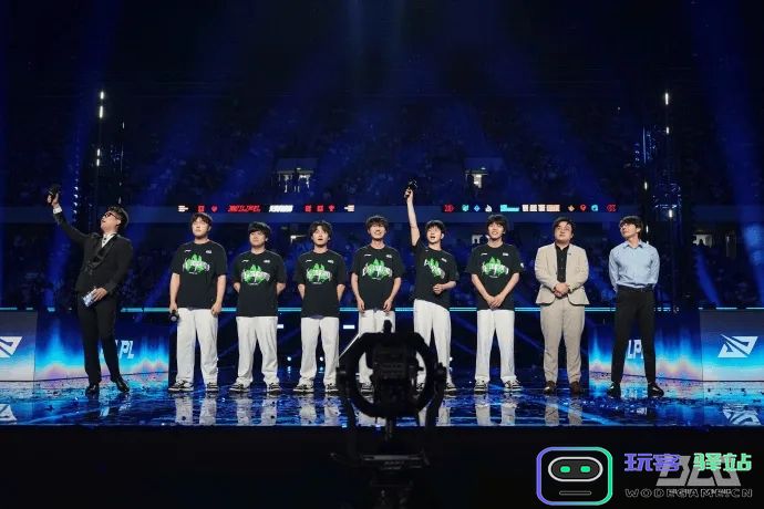 BLG选手世界赛对LCK胜率：Knight最高54.5%，下辅均50：电竞对决谁能出奇制胜？无限悬念引人期待！